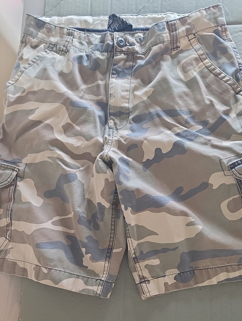 Faded Glory Men's Gray & Tan Camo Cargo Shorts